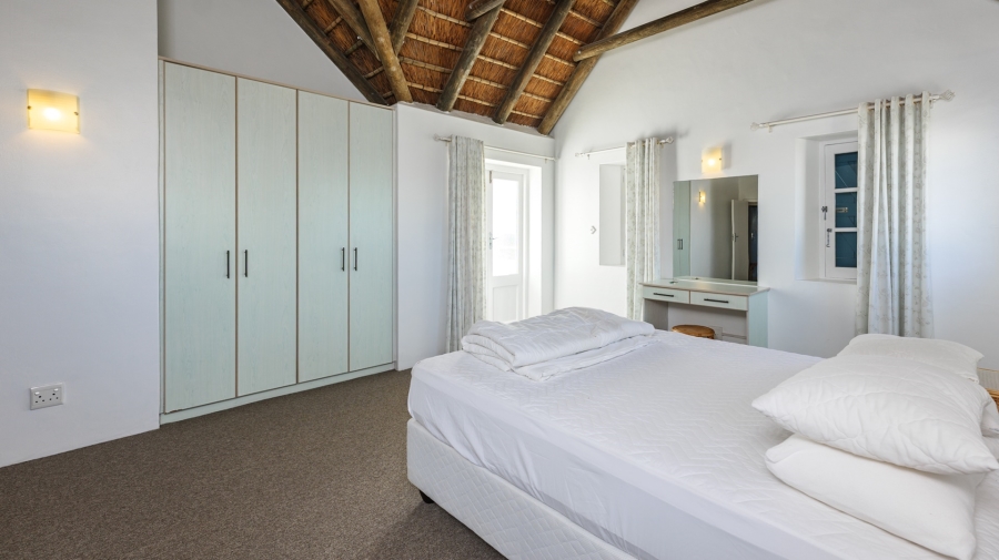5 Bedroom Property for Sale in Struisbaai Western Cape